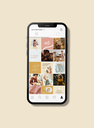 Ecran de téléphone montrant le feed instagram pour la marque Pom de Rinette. Crée par le Studio Youmé, identité de marque en Vendée.mé