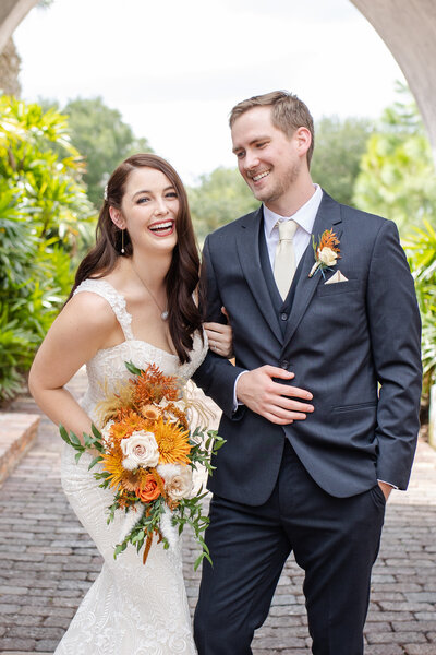 Winter Park Florida couple on wedding day by Riley James.