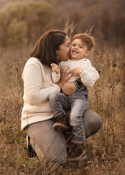 NJ motherhood photographer snaps photo of mom making her son laugh