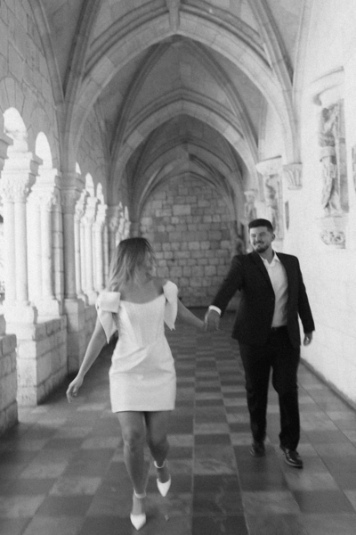 Documentary photos of newlyweds in historical wedding venue | Sush Digital Media