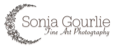 "Sonia Gourlie Fine Art Photography logo - Specializing in newborn, maternity, family, and fantasy photography in Ottawa"