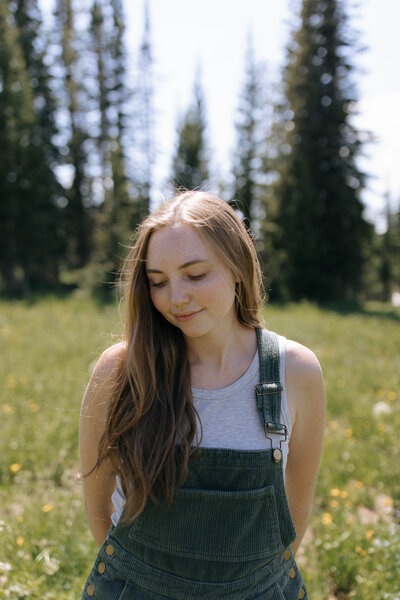 Gabby Rhodes is a wedding photographer based in Northern Colorado