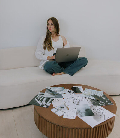 Lead designer, Kara, offering showit template customization