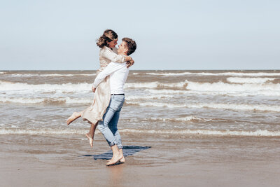 Linda Meijer fotografie, LM fotografie, loveshoot, loversshoot, pre-weddingshoot, fotoshoot, Lelystad, Flevoland