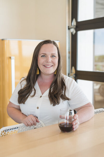 headshot of Ads Uncorked founder Jenny Parluski