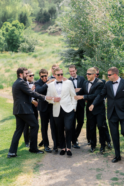 groom and groomsmen