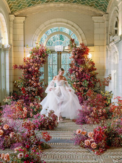 mantle-floral-installation-mantle-sweetheart-table-meadow