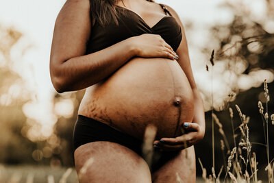 Maternity session at sunset at Valley Garden Park in Wilmington Delaware