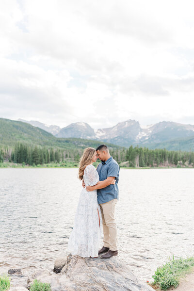 Sprague Lake RMNP Rocky Mountain National Park Engagment Pictures Summer Lake Session Elena Spraguer Photography 0042