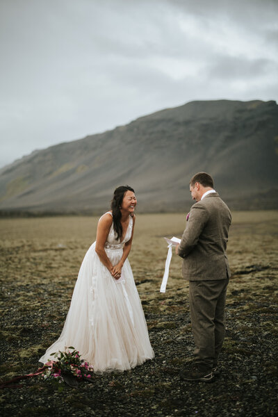 couple kissing during wedding of north georgia