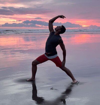 Dustin Galofaro best yoga alliance teacher training Costa Rica