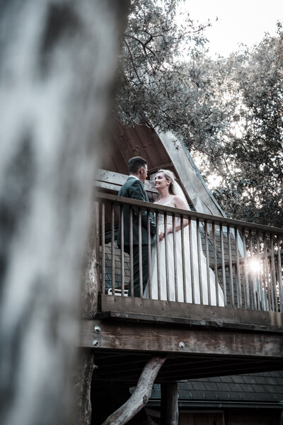 trouwen bij een boomhut in Reek Avontyr, Joyce Kruijzen trouwfotograaf, fotograaf voor jullie bruiloft, Schaijk, Heesch, Oss