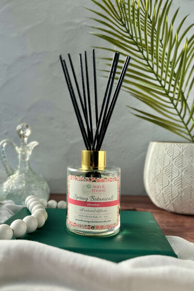 sun-and-moon-garden-botanicals-spring-702