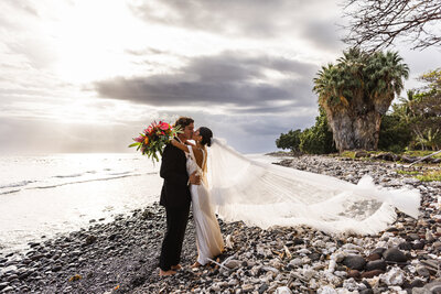 bride and groom on northshore