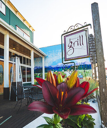 Patio Dining Stanwood Grill Restaurant