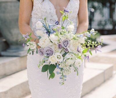 Pastel wedding flowers for waterfront wedding venues. Custom floral design. Easton, MD florist specializing in garden style floral design.