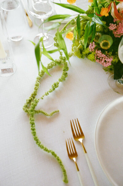 vine-flatware-tablescape-details