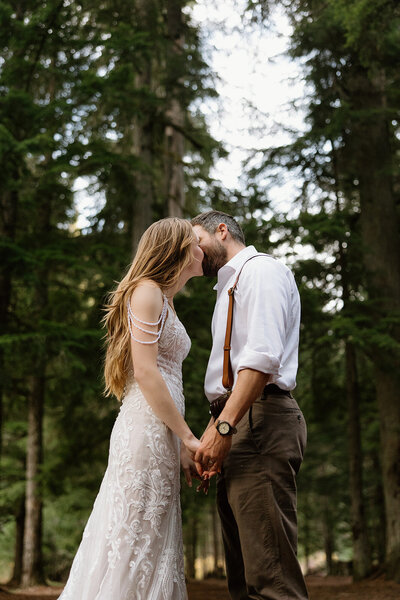 foggy day photos for couple