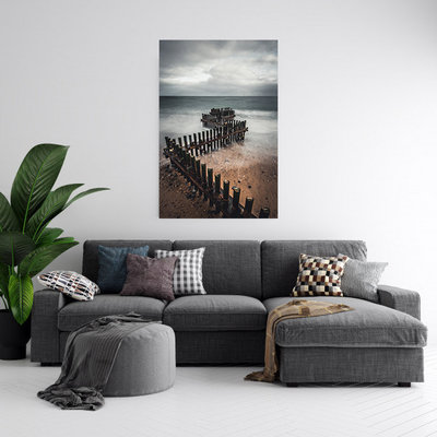 poster-frame-mockup-interior-with-decorations_42637-865