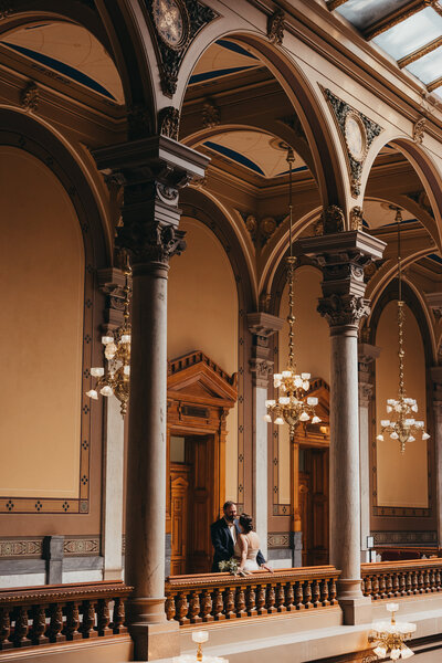 elopement at the Indinapolis state house building 