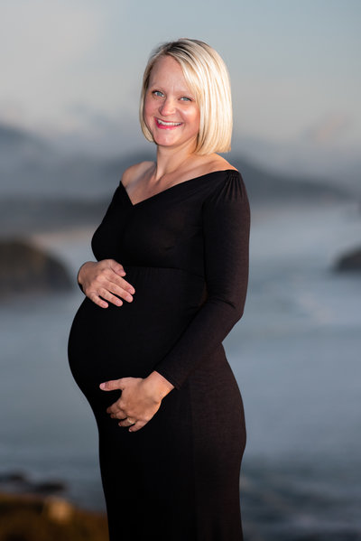 18Louisa-rose-photography-Astoria-Oregon-pregnancy-maternity-Shoot-cannon-beach