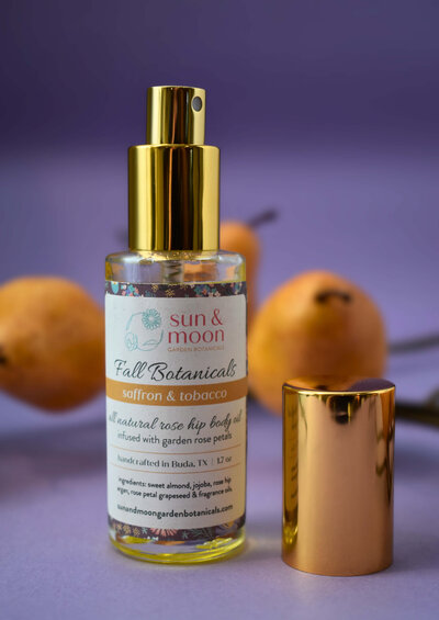 sun-and-moon-garden-botanicals-fall-saffron-tobacco-body-oil-back