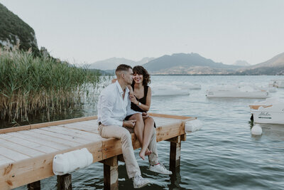 Photographe couple lac annecy