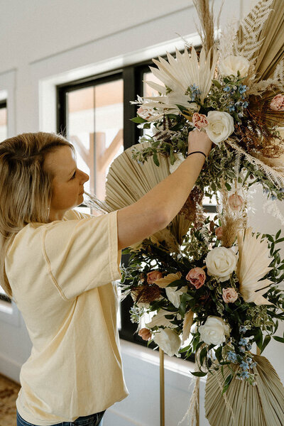 wedding floral packages in indiana - darren helping with floral design