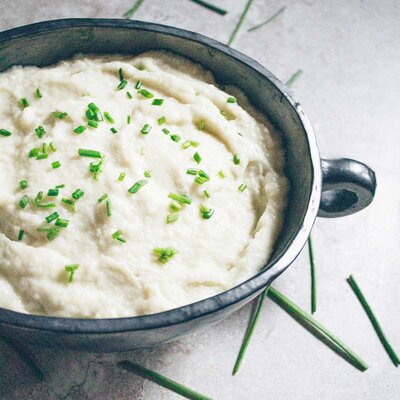 keto-whipped-mashed-caulflower-with-mascarpone-recipe-a-cultivated-living-featured