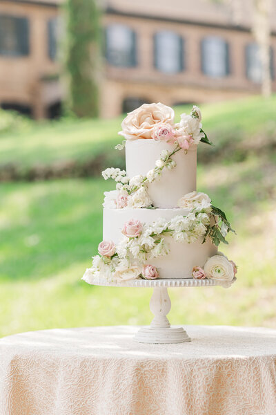 Floral wedding cake