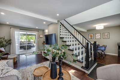 461 Townline living room (1)