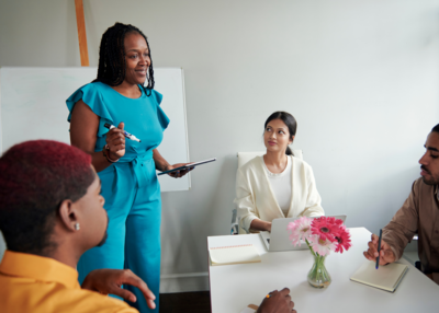 a dynamic woman speaker, sharing her expertise