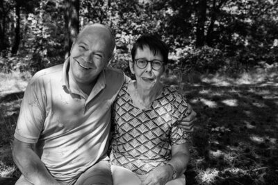 Familieshoot buiten | familie shoot buiten | familieshoot bos | familie foto's met opa en oma