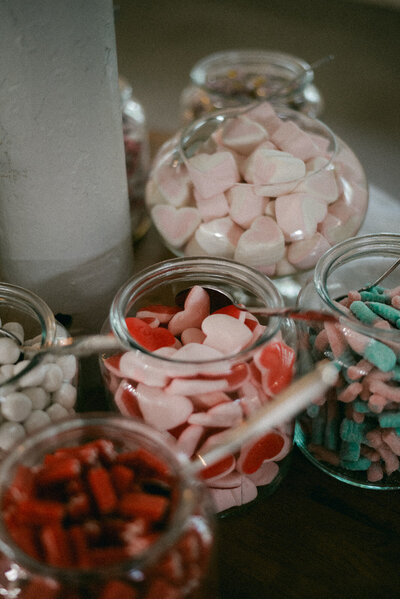 documentary wedding photo of the wedding reception by photographer Hannika Gabrielsson