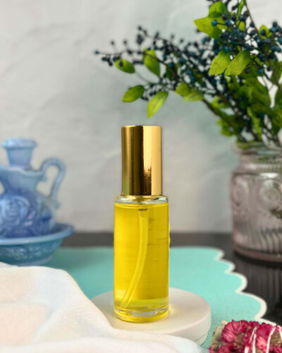 sun-and-moon-garden-botanicals-summer-body-oil-back