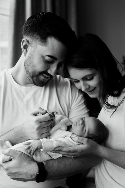 sheffield-newborn-photography-sleeping-baby-with-mum-and-dad