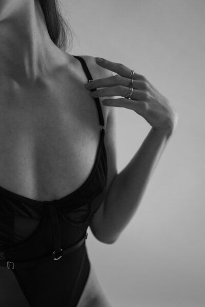black and white boudoir image