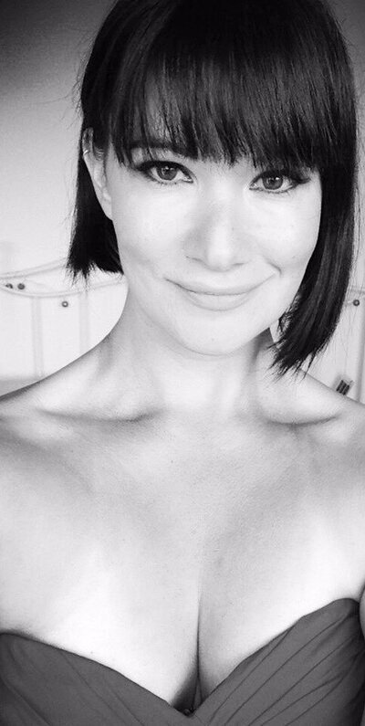 Portrait of Surrey MUA Samantha Norman