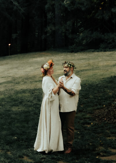 Small backyard summer wedding in Stevenson Washington in the Columbia River Gorge