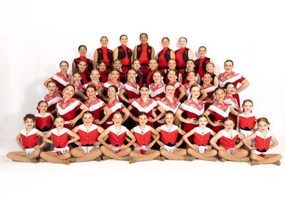 All of company in a large group picture of production will rogeres