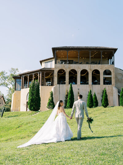 bride and groom at montaluce winery