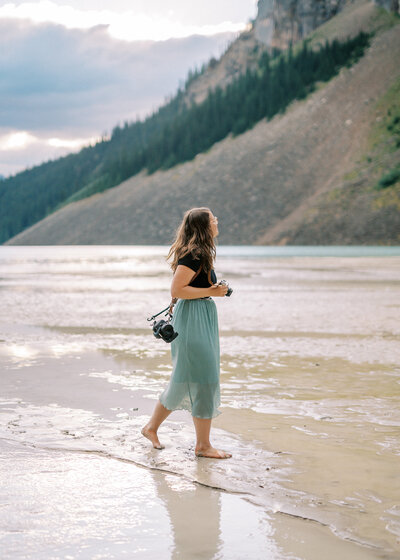 Sarah Rolles the photographer photographs a couple in Banff National Park