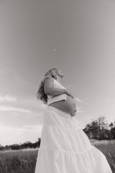 Poetic motherhood image highlighting authentic, tender moments.