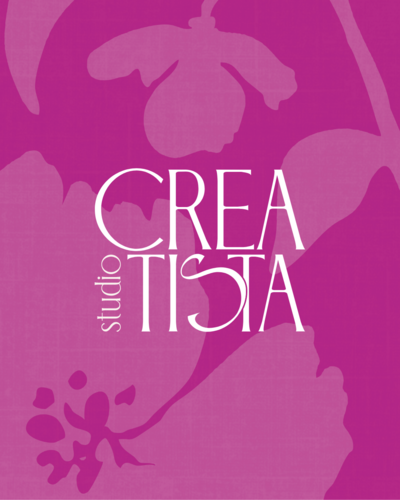 Sublogo van Studio Creatista op magenta achtergornd met bloemen van de eigen branding