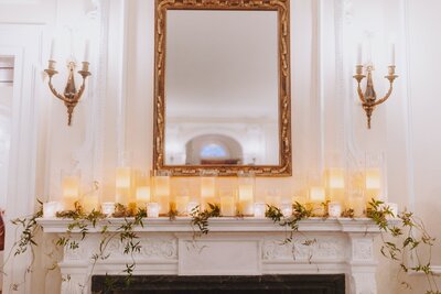 Sweet-Blossoms-Maryland-wedding-florist-Woodend-Sanctuary-mantle-greenery-vines