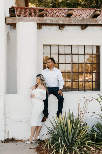 Classic and traditional engagement portrait in the desert  - Alex Bo Photo