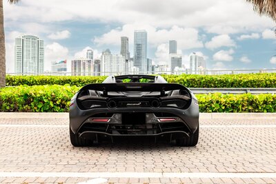mclaren-720s-spider-convertible-black-for-rent-in-miami-rear-view-008