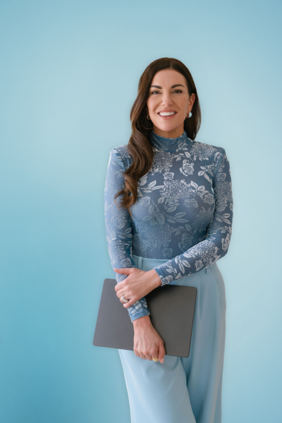 AmyPorterfield-09345 with blue background