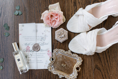 Flatlay of wedding invitation suite for New York wedding