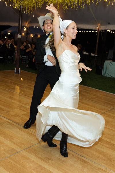 Lake-Minnetonka-wedding-Will-DeGraw-Clever-Disarray-102